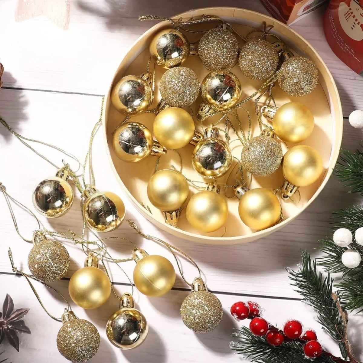 24 Piece Set Gold 3cm Christmas Ball Ornaments Unbreakable Christmas Hanging Balls for Christmas Tree Holiday Wedding Party